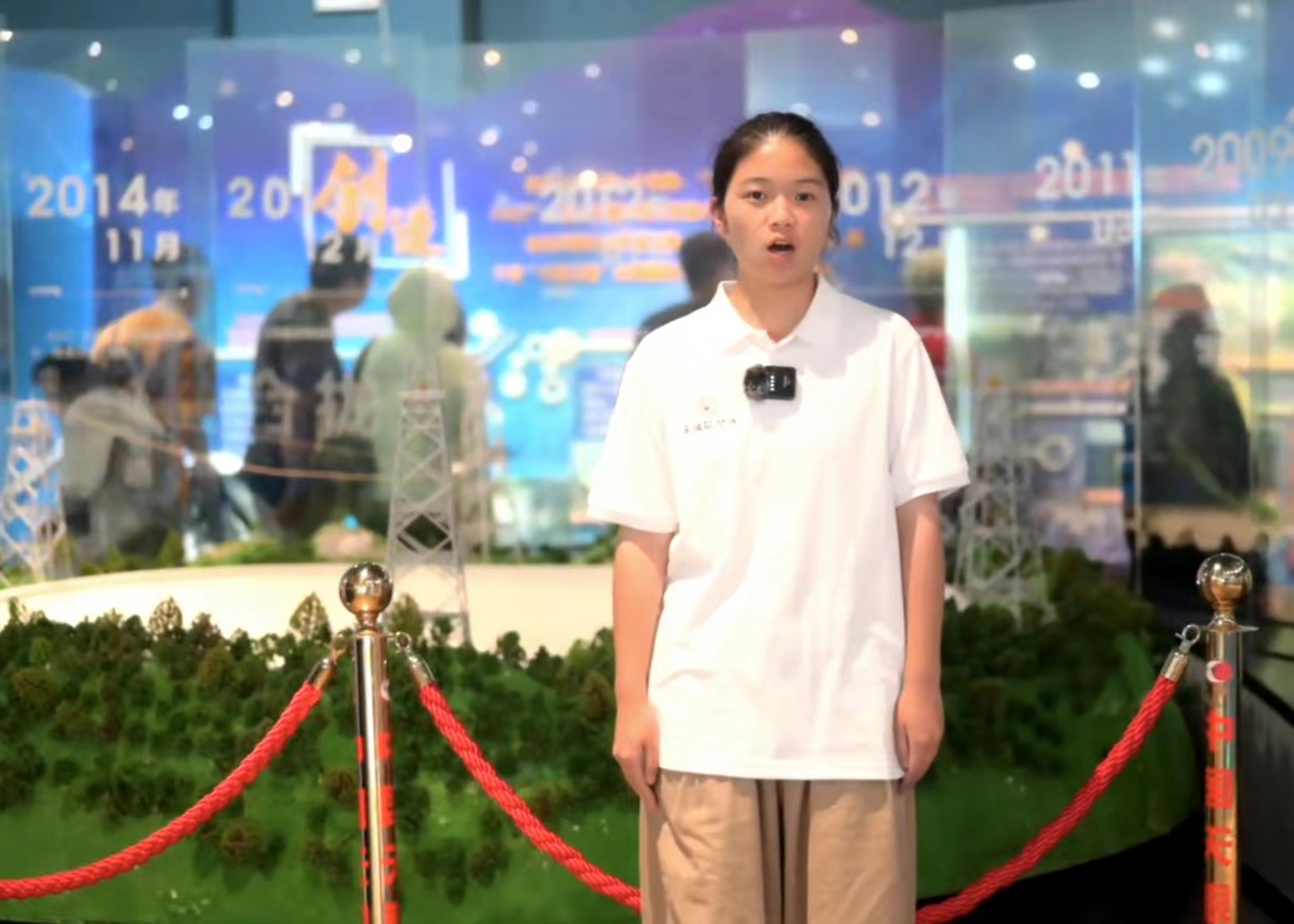 成员录制《聆听宇宙的声音——中国天眼》主题微课 西安工程大学陈喆提供