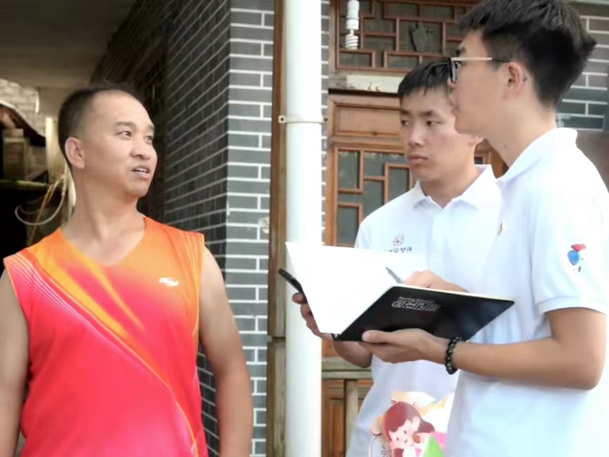 成员开展入户专访 西安工程大学陈喆提供