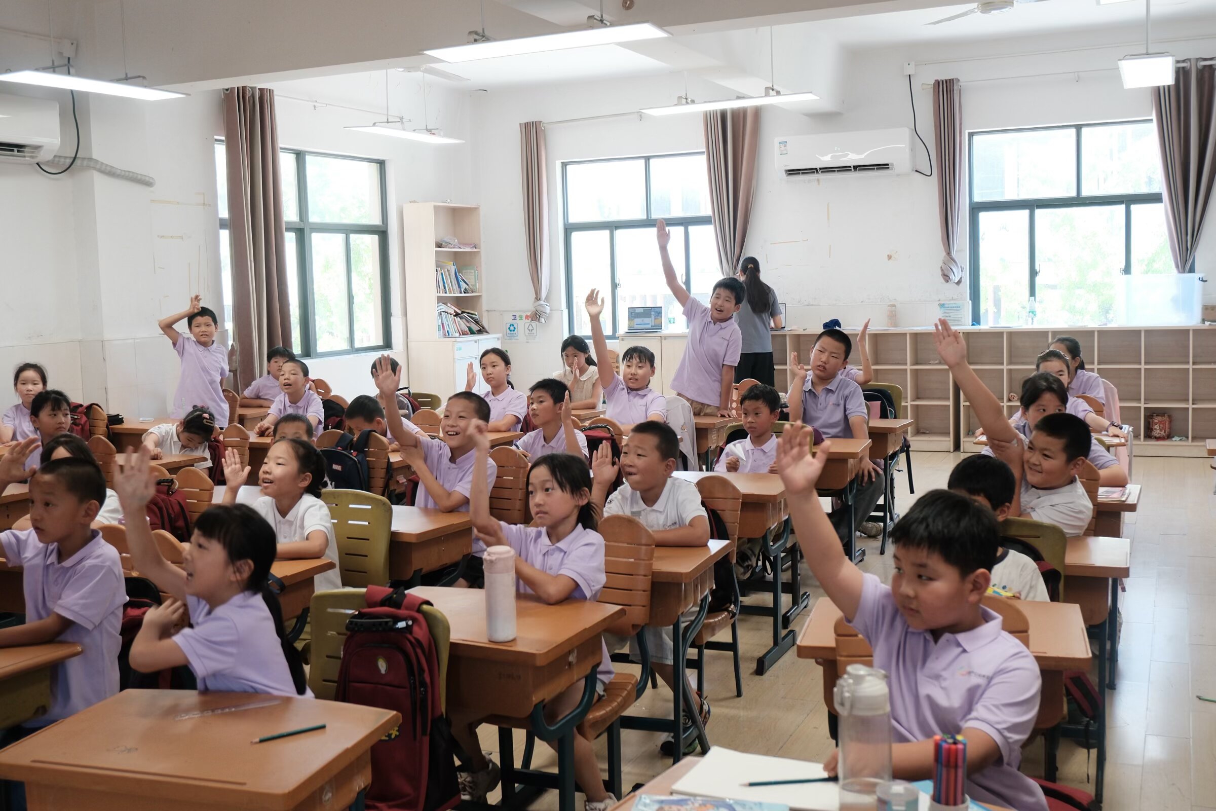 图11 学生积极互动.jpg